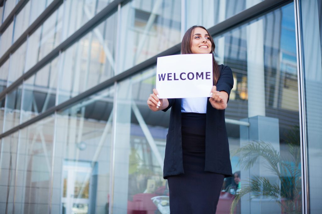 meet and greet service - Isleworth Minicabs, an alternative to Isleworth Taxis